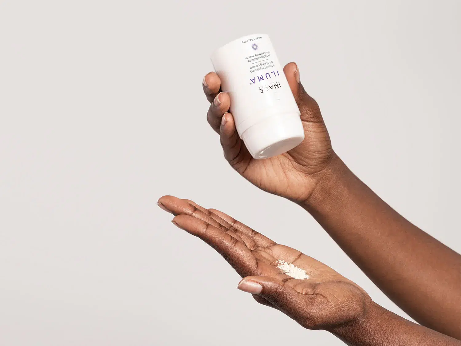 ILUMA - Intense Brightening Exfoliating Powder - Afbeelding 4